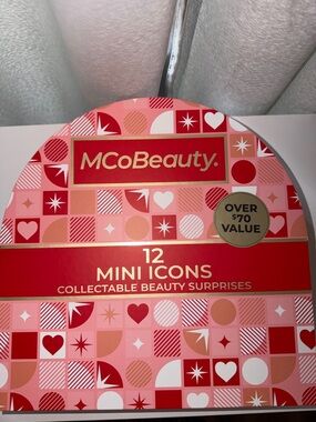 MCoBeauty 12 Mini Icons Collectable Beauty Surprises - Pink & Red